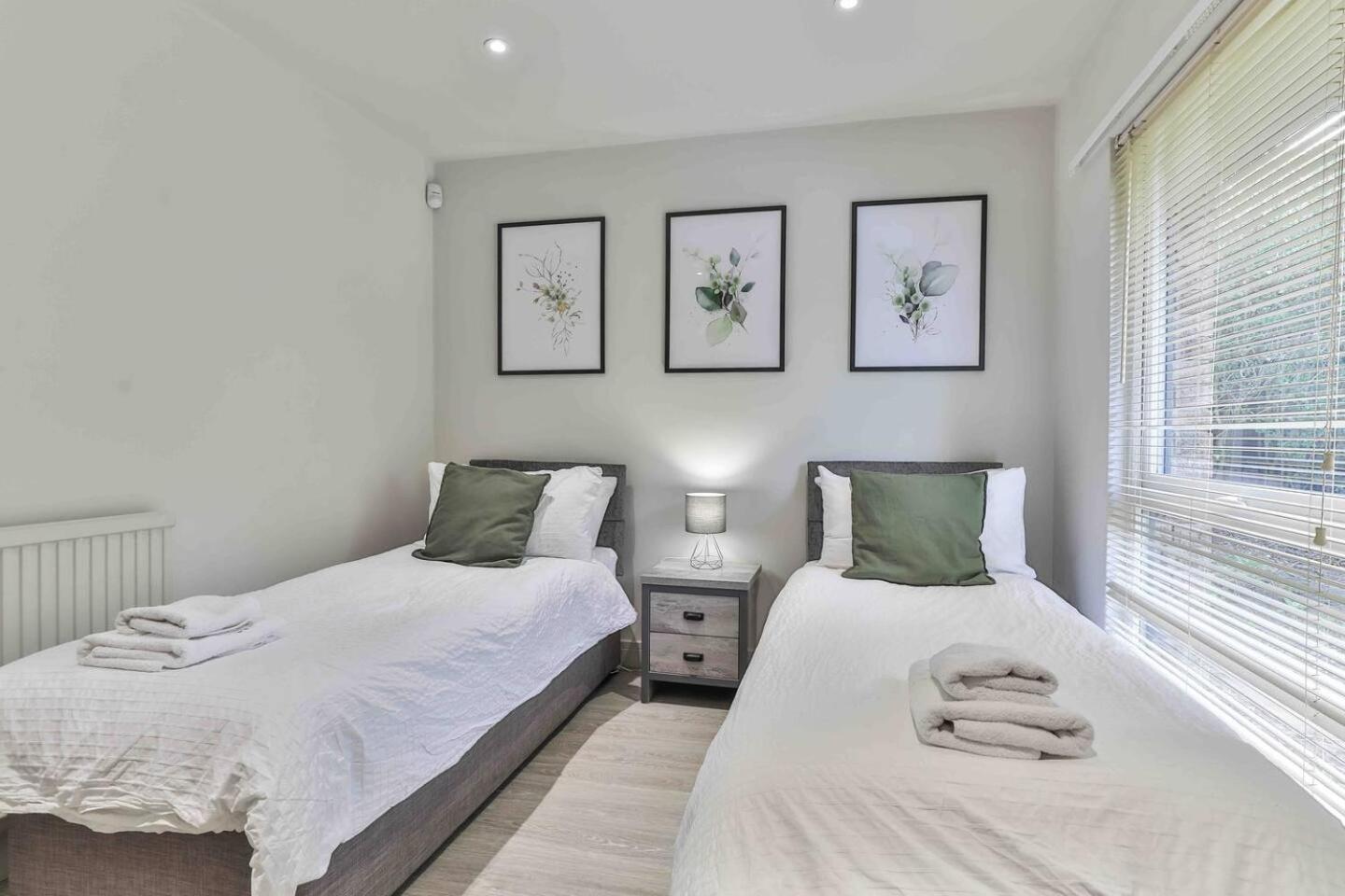 3 Bedroom Bungalow Close To Peak District With Garden Sheffield Dış mekan fotoğraf